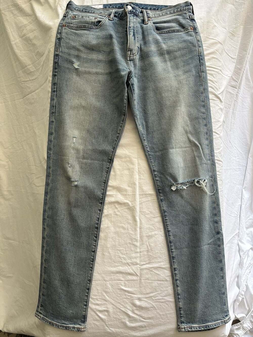Gap Slim Fit Medium Wash Distressed Jeans Size 33x32